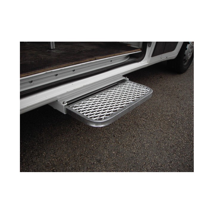 Marchepied latéral rétractable 640x250 métal déployé Mercedes Sprinter 32N L1H1