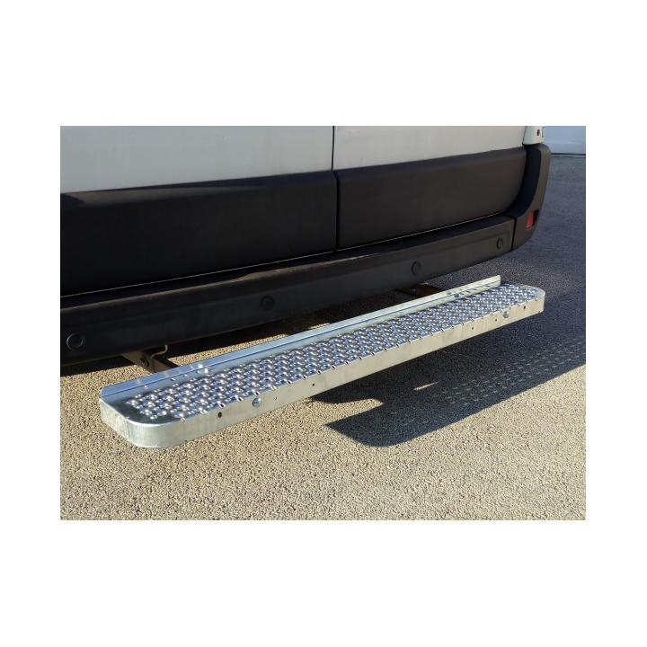 Marchepied arrière fixe sans ferrure d'attelage 1300X200 IVECO Daily H1-3000 7-3M3