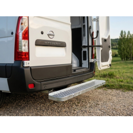 Marchepied arrière fixe sans ferrure d'attelage 1300X200 NISSAN NV 400 III INTERSTAR L2H3