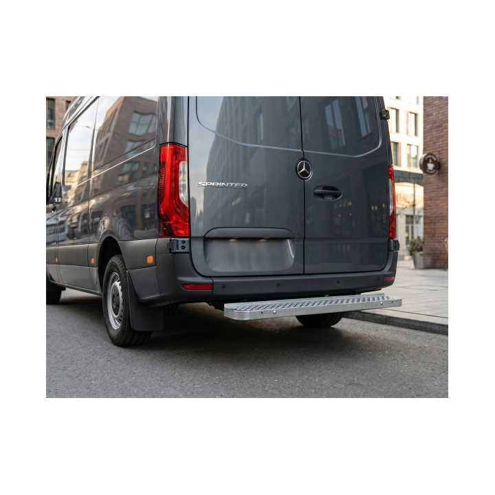 Marchepied arrière fixe sans ferrure d'attelage 1300X200 Mercedes Sprinter 39N L2H1