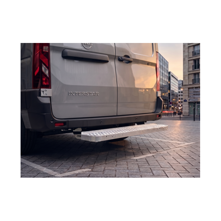 Marchepied arrière fixe sans ferrure d'attelage 1300X200 NISSAN NV400 INTERSTAR L3H2 depuis 2024